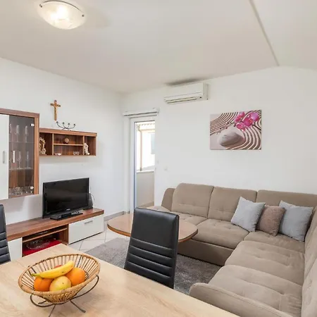 Lovely In With Kitchen *