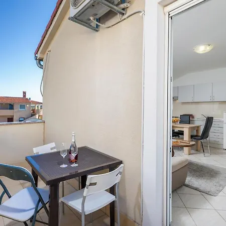 Lovely In With Kitchen * Valbandon